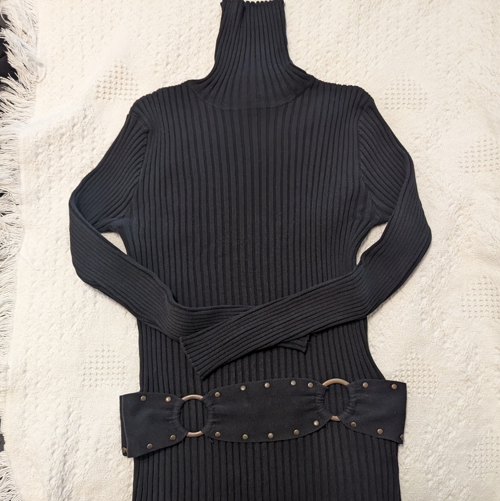 Tracy M Ribbed Turtleneck Sweater With Belt in Black, Medium